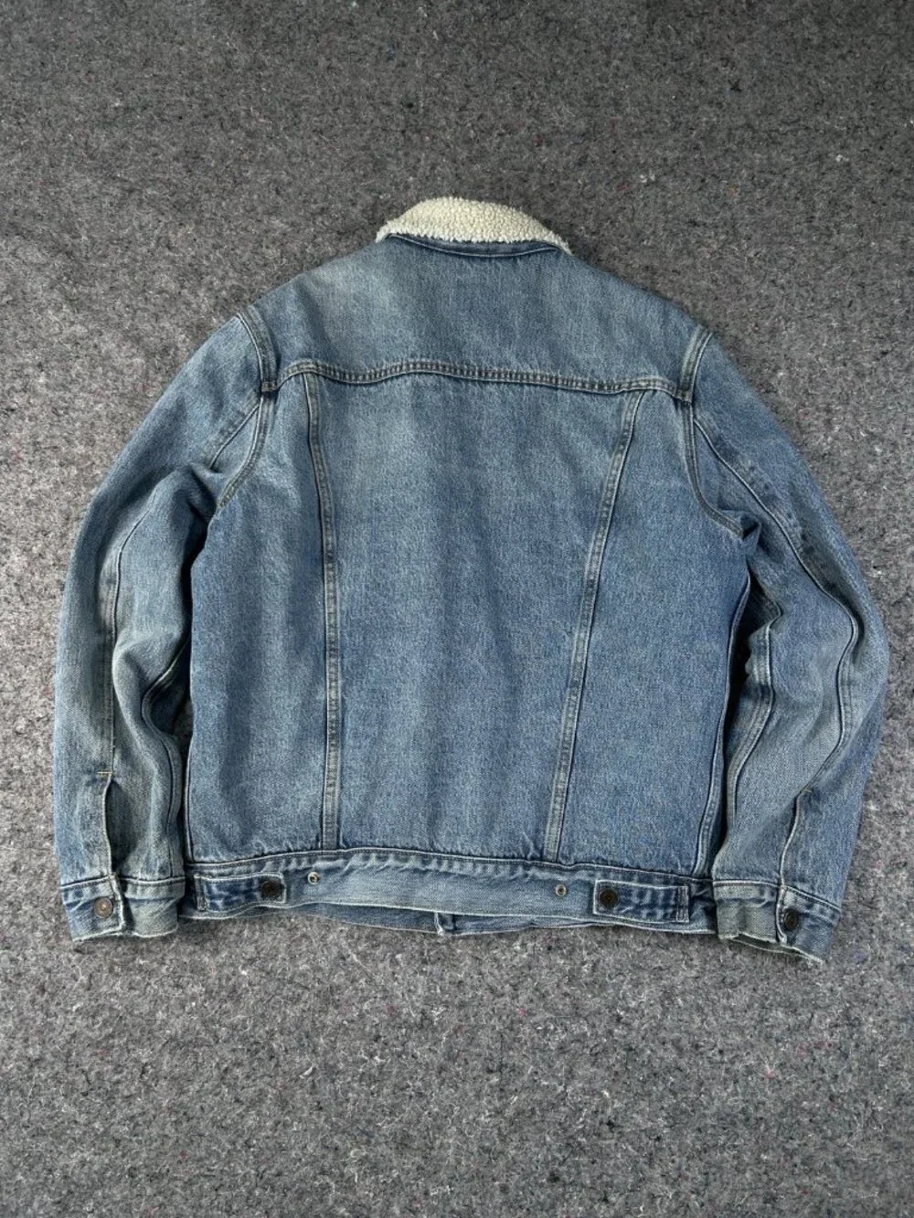 Levi's Type III Sherpa Trucker Jacket Blue Denim Men’s Size M  16365-0044